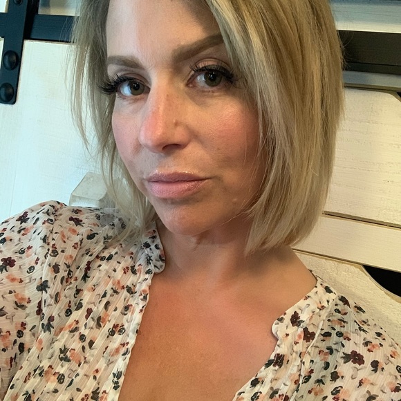 Meet your Posher, Jenna - Picture 3 of 6